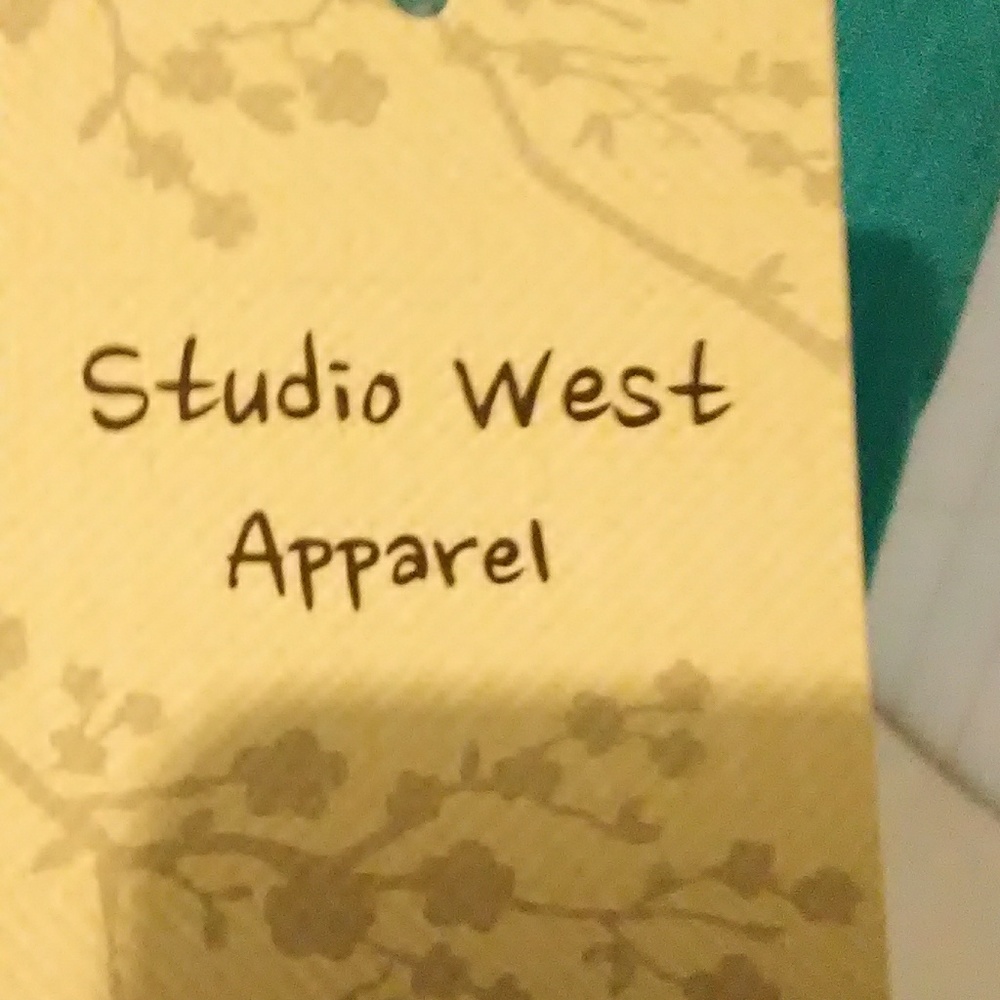 FINAL SALE NWT Studio West Apparel Tank Top S - Picture 2 of 5